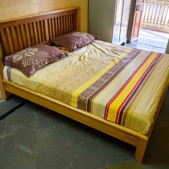 Solid Wood Heritage Oak Bed
