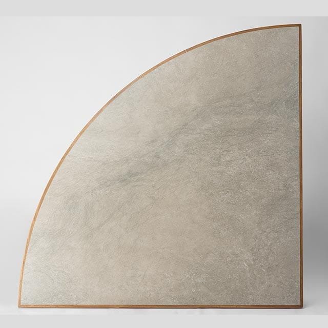 Quaterz Table - Image 3