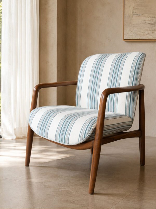 Curvatious Accent Chair